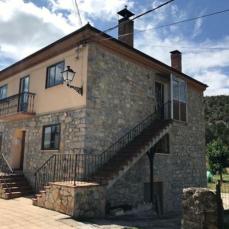 Casa De Pueblo Con Merendero Alquilable Opcionalmente Casarejos Eksteriør bilde