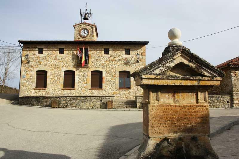 Casa De Pueblo Con Merendero Alquilable Opcionalmente Casarejos Eksteriør bilde
