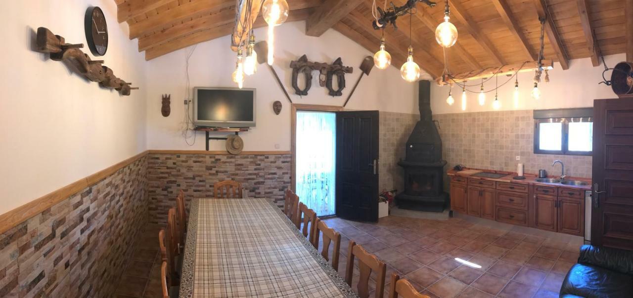 Casa De Pueblo Con Merendero Alquilable Opcionalmente Casarejos Eksteriør bilde